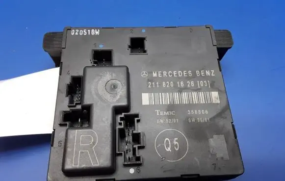 Mercedes-Benz E W211 Door control unit/module 2118201626