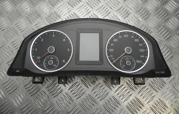 Volkswagen Tiguan Speedometer (instrument cluster) 5N0920972A B1374