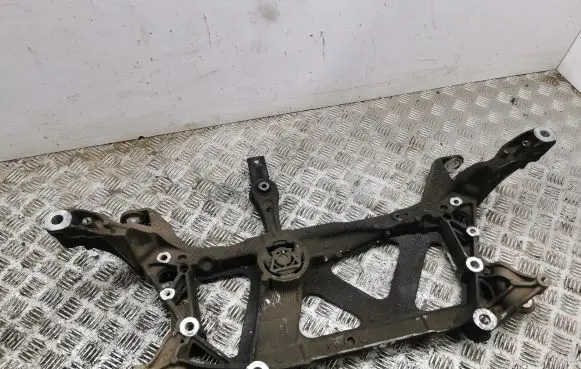 Volkswagen PASSAT B8 Front subframe 3Q0199369E