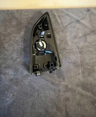 Front door high frequency speaker