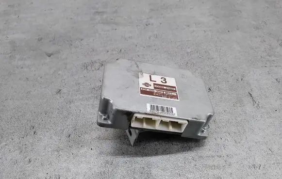 Nissan Navara Gearbox control unit/module 330843X42C