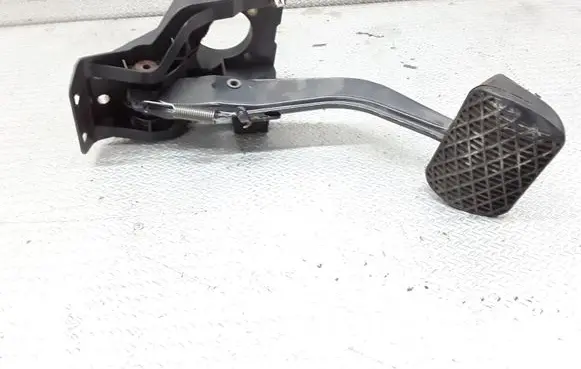Mercedes-Benz S W220 Brake pedal A2202901119