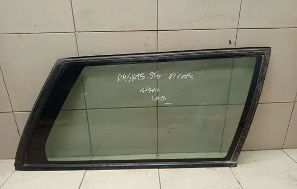 Volkswagen PASSAT B3 Rear side window