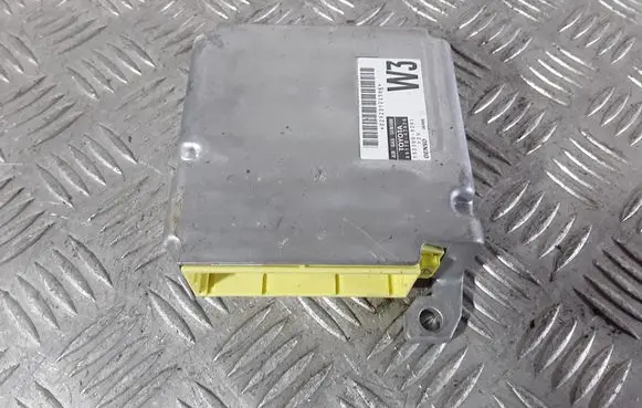 Toyota Prius (XW20) Airbag control unit/module 8917047070 1523009201
