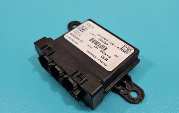 Tesla Model S Central body control module 1014386-00-A IMPRK1413966
