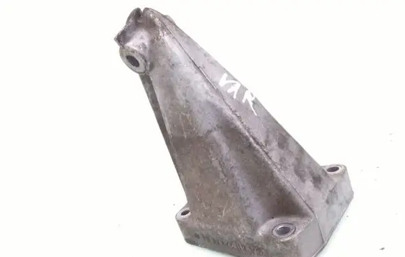 Mercedes-Benz C W203 Engine mounting bracket A6112230804