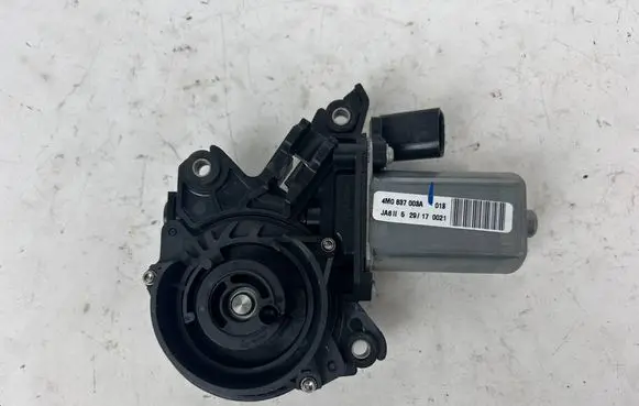 Audi Q7 4M Front door soft close latching motor 4M0837003A