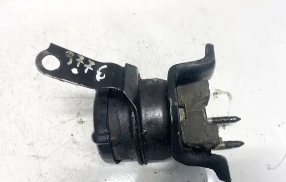 Toyota Avensis T220 Engine mount bracket