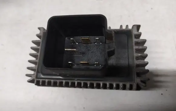 Opel Astra G Glow plug pre-heat relay 09132691