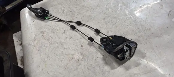 Toyota RAV 4 (XA30) Rear door lock A046693