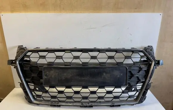 Audi TT TTS RS Mk3 8S Front bumper upper radiator grill 8S0853651H 8S0807217F