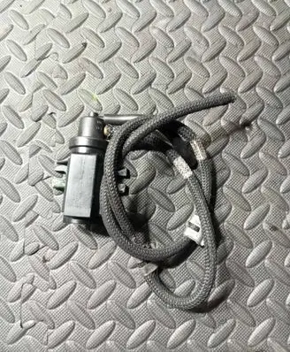 BMW 5 F10 F11 Valve vacuum 11747584628 7584628