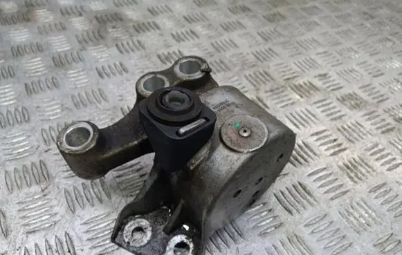 Opel Combo D Engine mount vacuum valve 