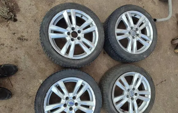 Volvo S60 R17 alloy rim 31200603
