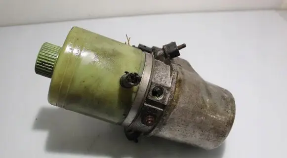 Volkswagen Polo Power steering pump