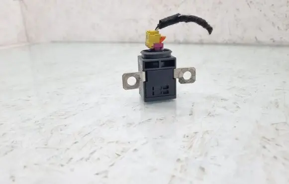 Audi A6 S6 C6 4F Battery relay fuse 4F0915519