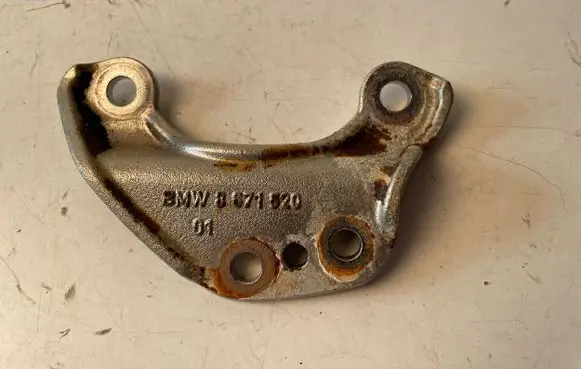BMW 7 G11 G12 Muffler mount bracket/holder 8671520