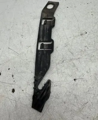 Mercedes-Benz B W245 Front bumper mounting bracket A1698820427