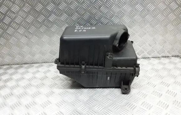 KIA Carens II Air filter box OK2FX13320