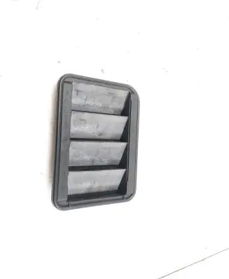 BMW i3 Quarter panel pressure vent 64229201647 60829010
