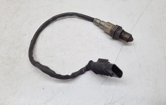 BMW 2 F46 Lambda probe sensor 8572800