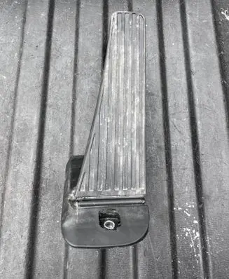 Volvo V60 Accelerator throttle pedal 32269124