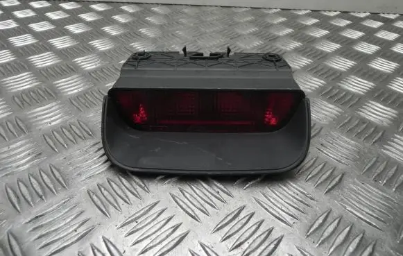 Honda CR-V Third/center stoplight P6939 T4442