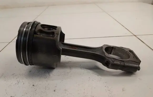 SsangYong Kyron Piston with connecting rod D20DT