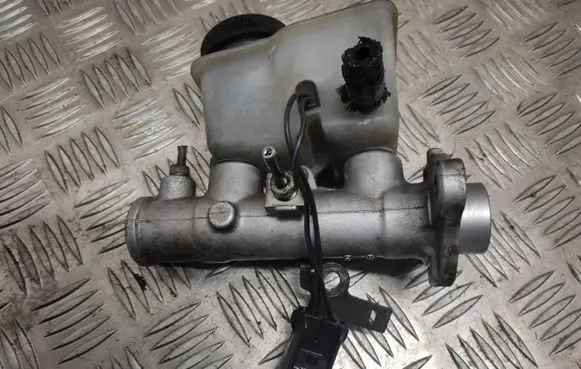 Mazda 626 Master brake cylinder