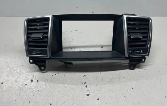 Mercedes-Benz ML W166 Dash center air vent grill A1668300654