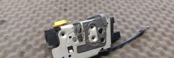 Loading door lock