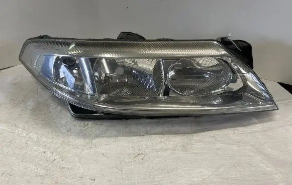 Renault Laguna II Headlight/headlamp 8200002847 89004686 2002A0118E