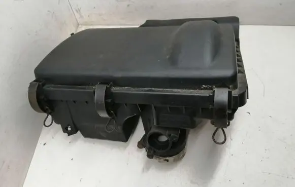 Toyota Prius (XW20) Air filter box 2114