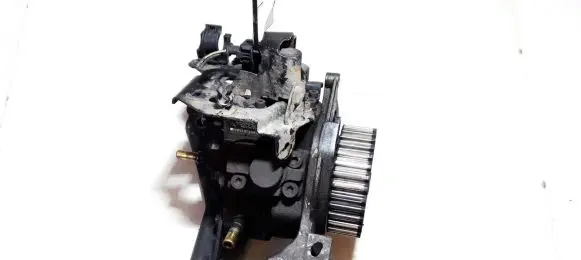 Ford Focus Fuel injection high pressure pump 0445010102 9683703780a