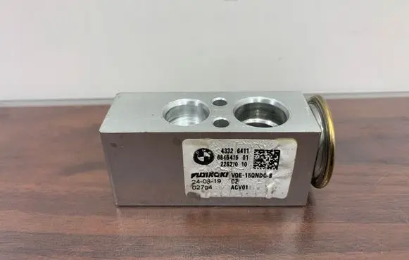 Mini Cooper Countryman F60 Air conditioning (A/C) expansion valve 43326411 684541501 22527010