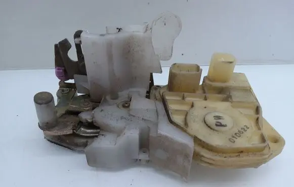 Honda Stream Rear door lock 010622