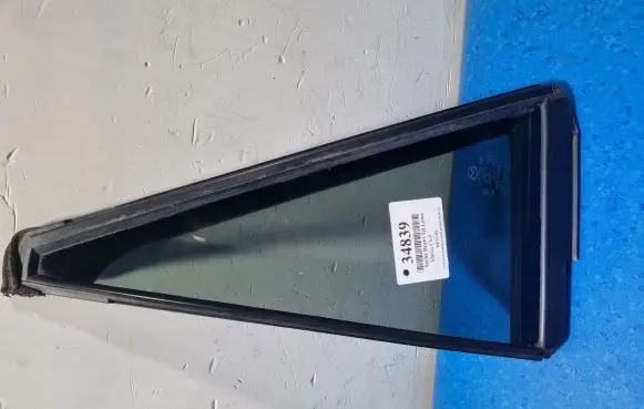 Mazda 3 II Rear door window glass