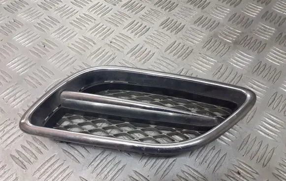 Nissan Primera Front bumper upper radiator grill