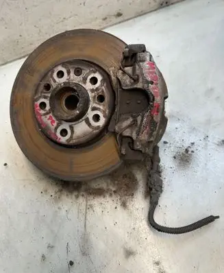 Opel Meriva A Front wheel hub spindle knuckle