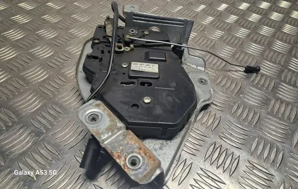 Volkswagen Caddy Loading door lock 2K0827201Q 01072371002