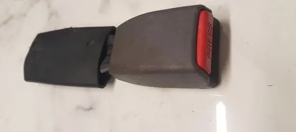 Toyota Prius (XW20) Middle seatbelt buckle (rear) NSB10A2
