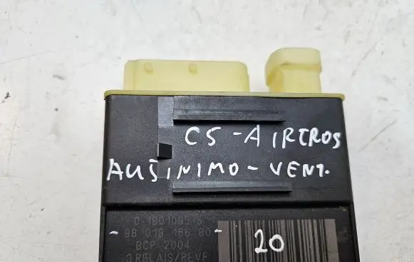 Citroen C5 Aircross Coolant fan relay 9801916680
