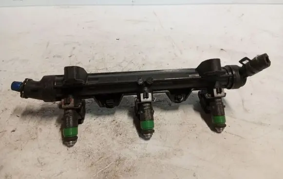 Seat Ibiza III (6L) Fuel injector supply line/pipe 03e13332003e906031
