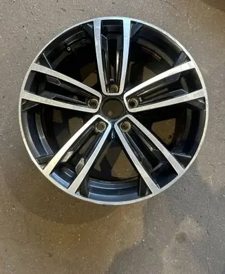 Volkswagen e-Golf R17 alloy rim 5GE601025B