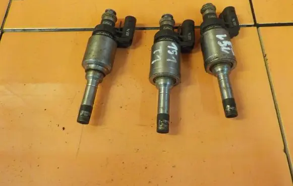 Ford Fiesta Fuel injector CM5G9F593FA