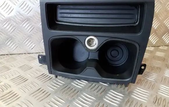 Cup holder front