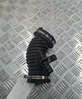 Opel Zafira C Air intake hose/pipe
