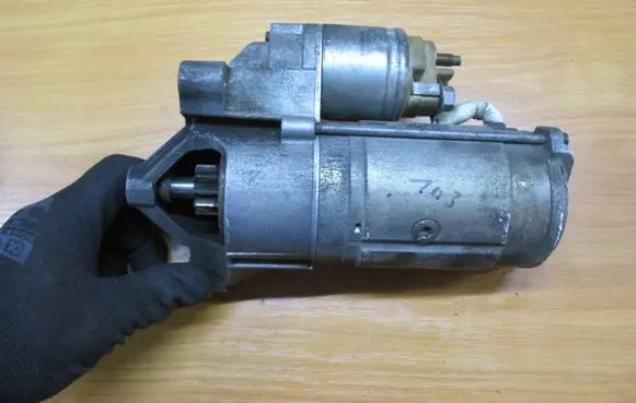 Peugeot Expert Starter motor 9646972280