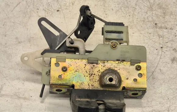 Volvo V70 Tailgate/trunk/boot lock/catch/latch 754625 393066622
