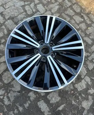 Volkswagen Tiguan R18 alloy rim 5NA601025AB